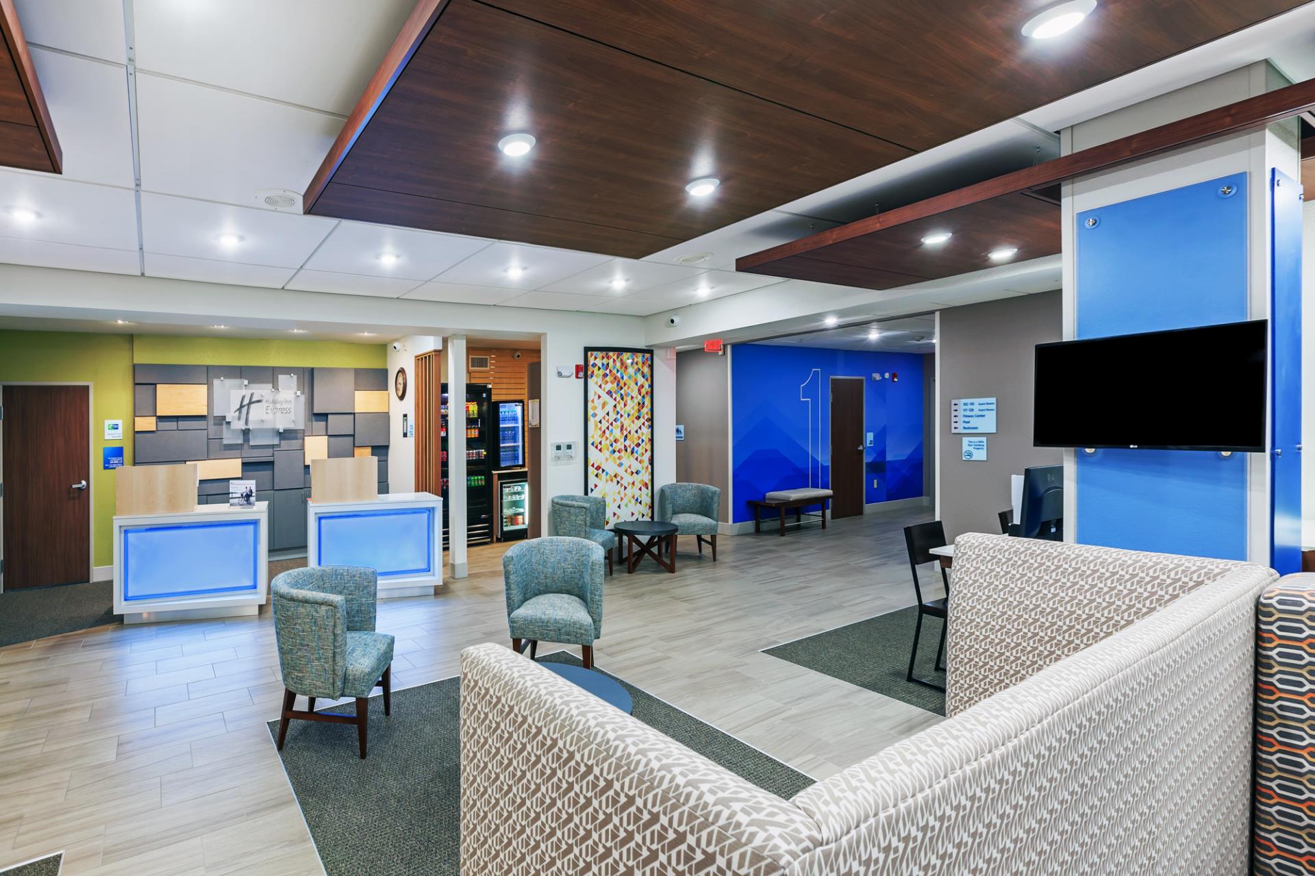 dfwmd-hiex-dallas-lewisville-tx-lobby-003-low res