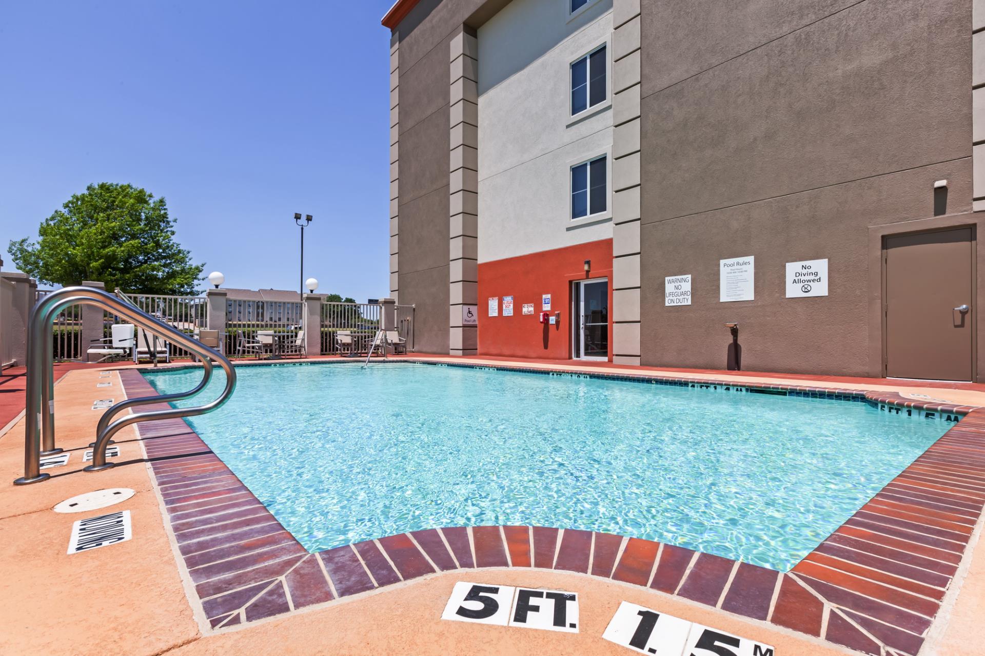 dfwmd-hiex-dallas-lewisville-tx-pool-002-low res